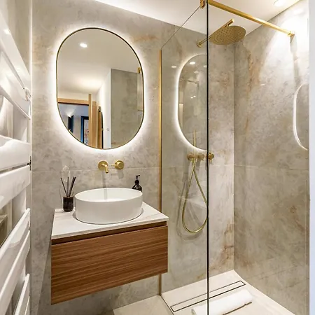 Ref 1980 - Palm Sea View *