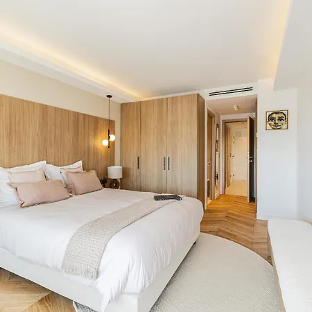 Ref 1980 - Palm Sea View * Cannes